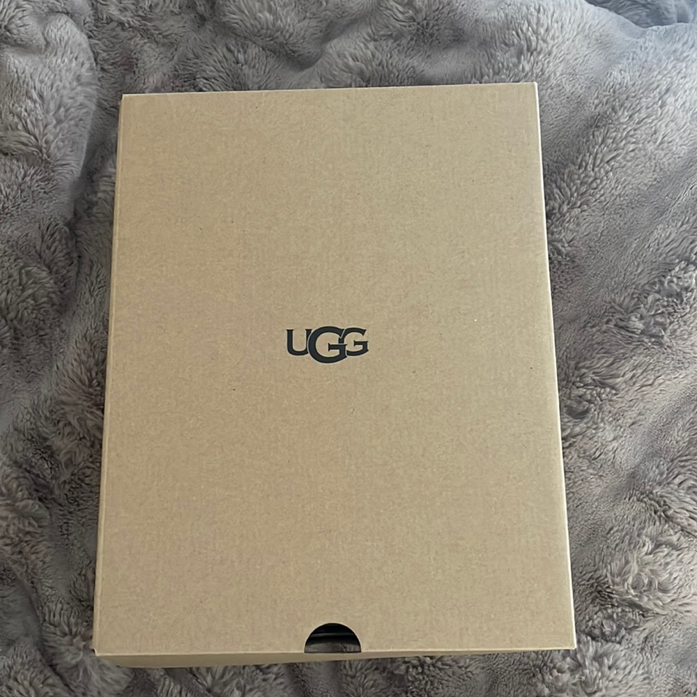 BRAND NEW NEVER WORN MY DAUGHTER CHANGED MIND AND ITS TOO LATE TO SEND BACK